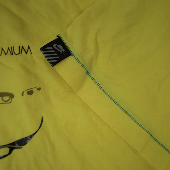 Vintage Nike Tailwind Graphic T Shirt - Picture 6 of 11